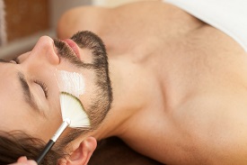 Les oedèmes sur les yeux les procédures cosmétiques